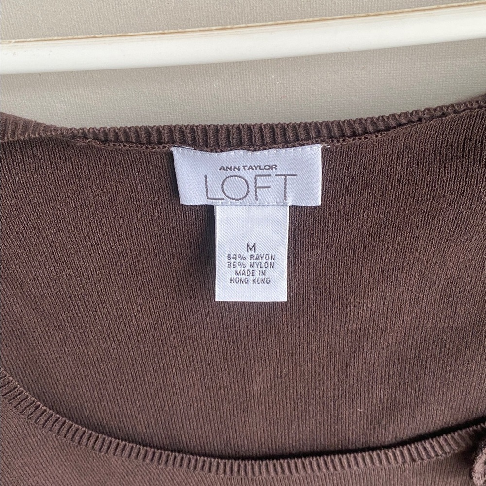 ❤️LOFT Chocolate Knit Top with Floral Details - Picture 3 of 11